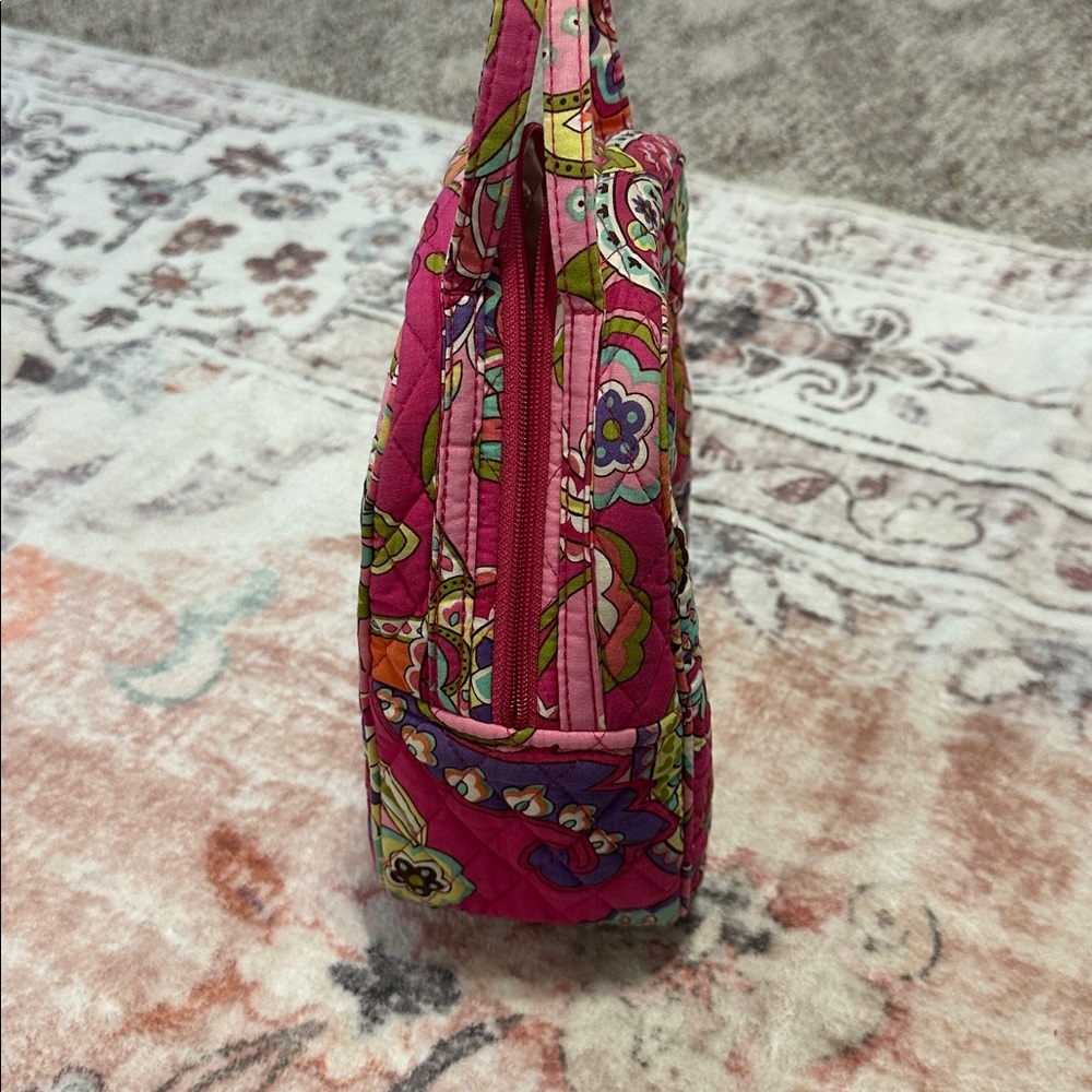 Vera Bradley Vibrant Pink Patterned Women's lunch tote bag - Picture 2 of 4